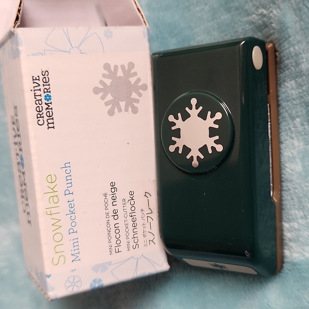 Creative Memories Snowflake Mini Pocket Punch